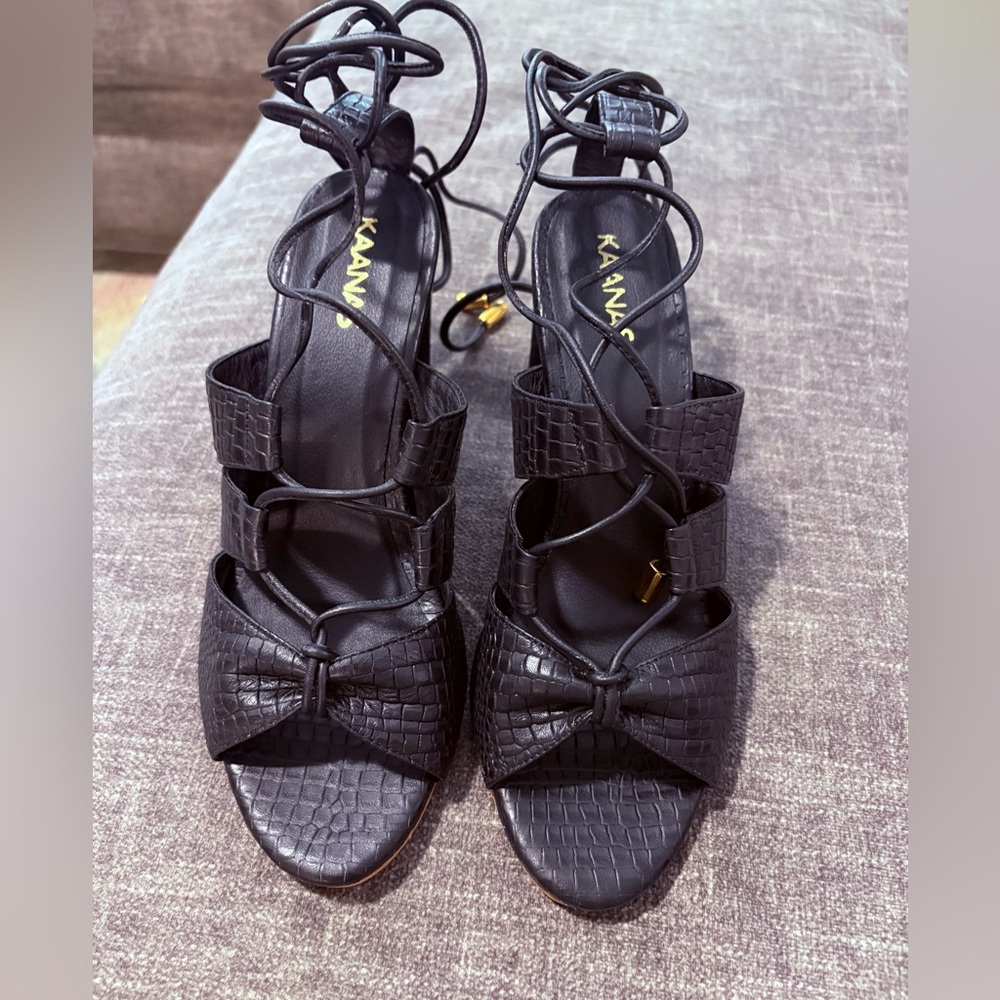 KAANAS Textured Black Lace-Up Sandals, Size 7, NWT in Box